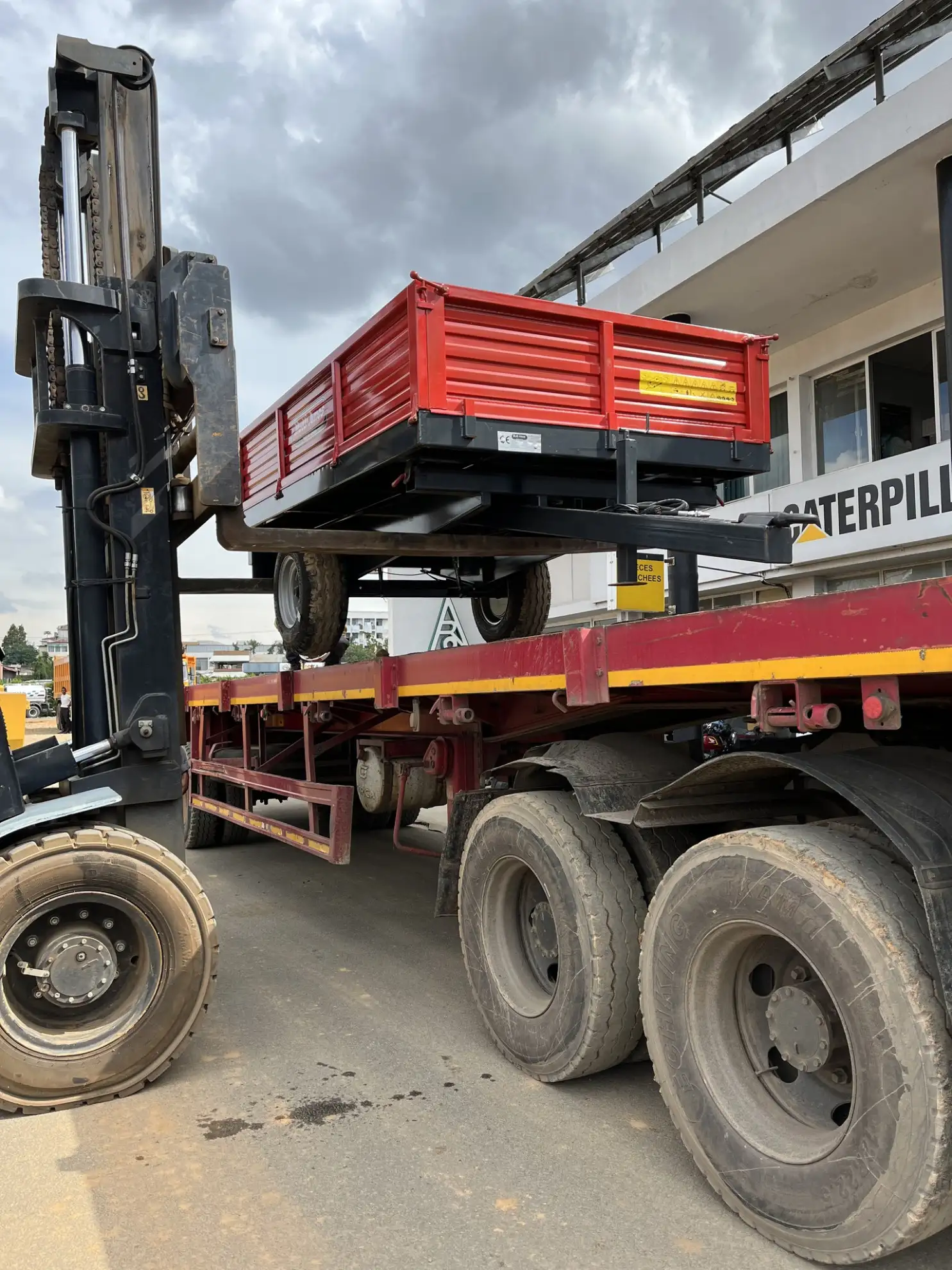 The HENRI FRAISE FILS & Cie Group, established for nearly a century in the Indian Ocean in Madagascar, is your dealer for the brands Caterpillar, SEM, John Deere, Manitou, Hyster, Shacman, Atlas Copco, Mecalac, and other high-power equipment brands.