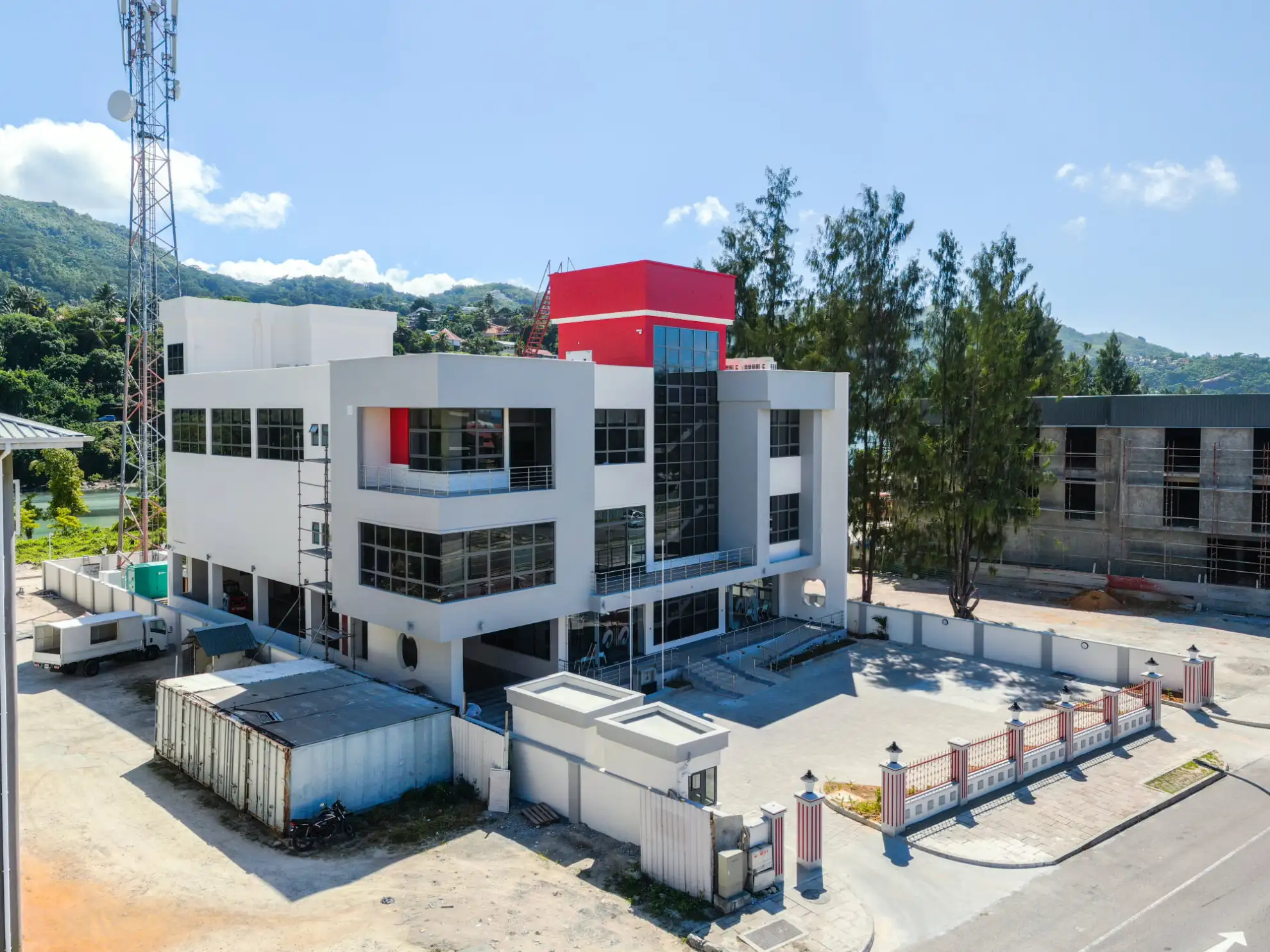 Allied Builders (Seychelles) Limited delivers top-notch construction and property development services to both the public and private sectors. We specialize in a wide range of areas, including residential, commercial, and corporate constructions.