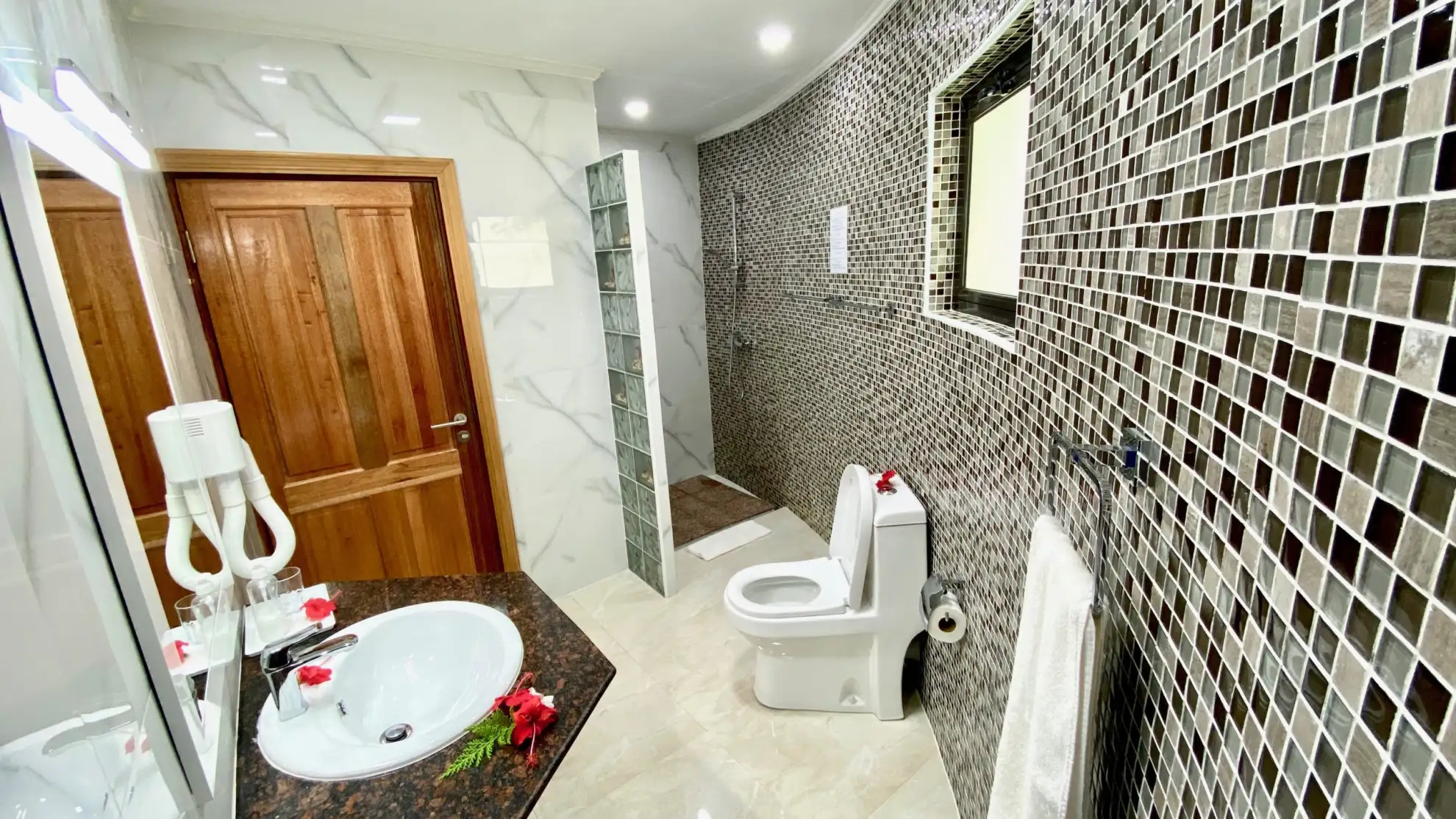 Experience comfort and convenience during your stay in the Seychelles Islands, whether you're visiting for business or leisure, at Beach Villa Guest House.