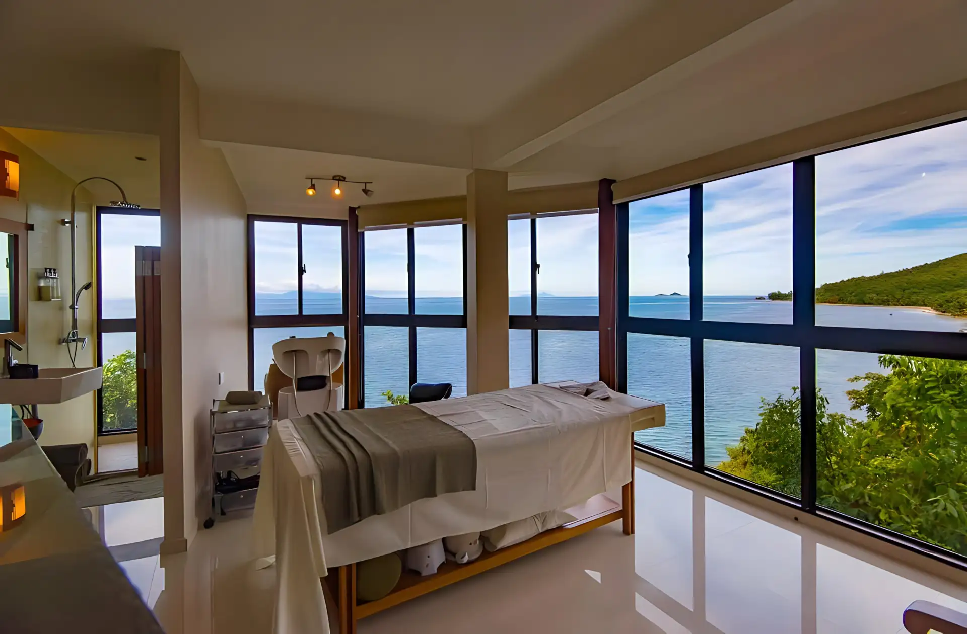 Immerse yourself in a harmonious blend of holistic healing, modern massage techniques, and locally extracted essential oils, uniquely crafted in the Seychelles here at Coco De Mer Spa.