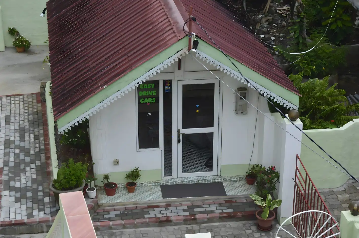 Chez Payet Guesthouseoffers affordable self-catering apartments that are conveniently located in Pointe Larue