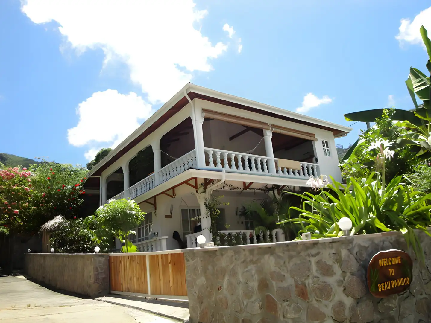 Here at Beau Bamboo Guesthouse, exceptional experiences await.