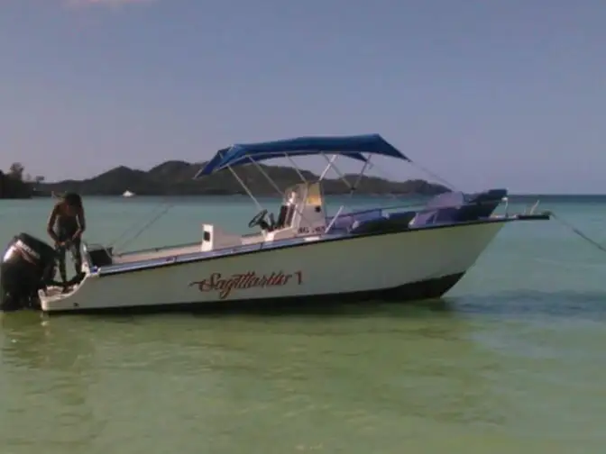 boat-1-F1n7g_4image