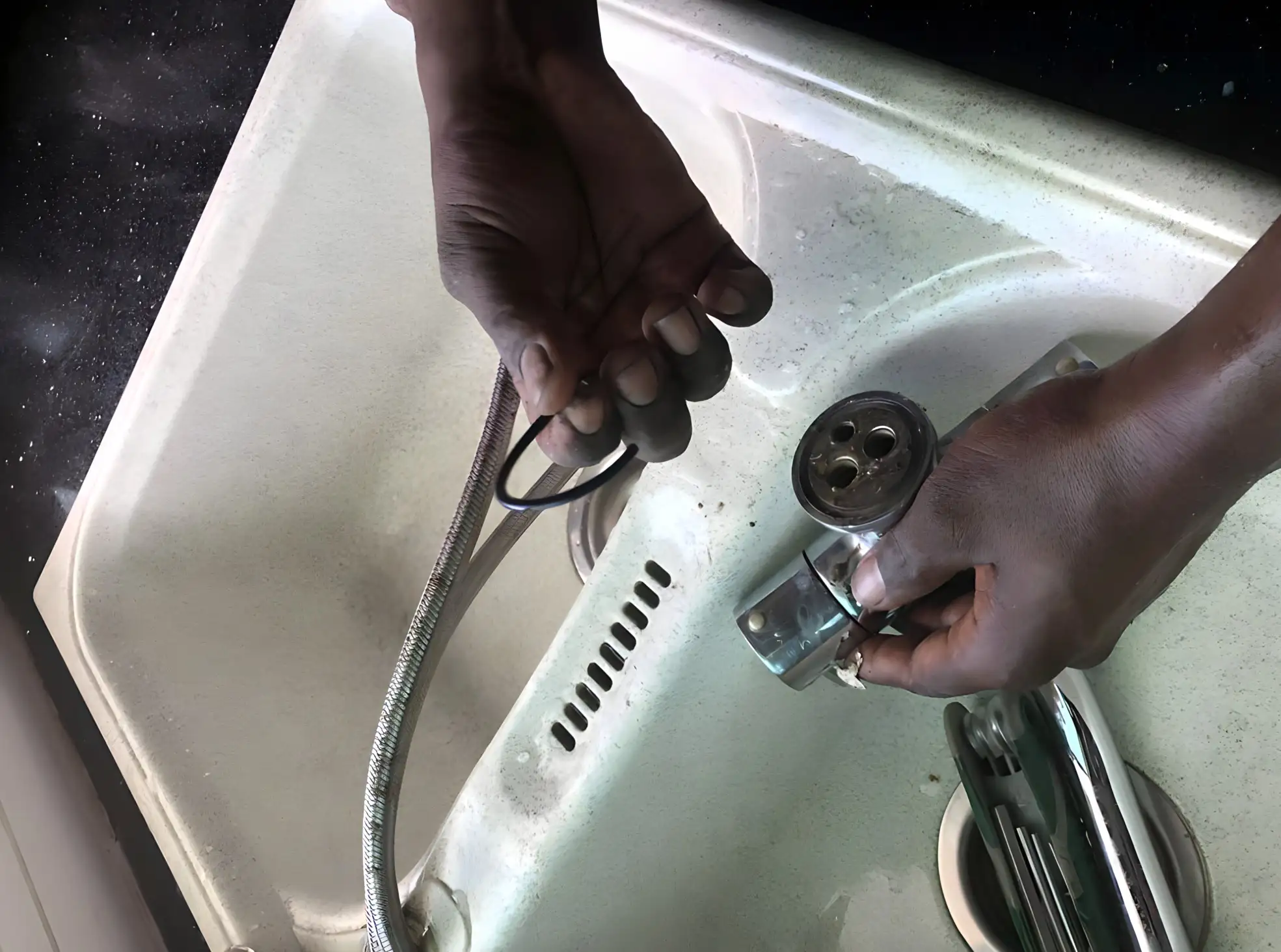 The cause of the tap problem is identified by our expert. The issue is the broken O-ring that needs to be changed.