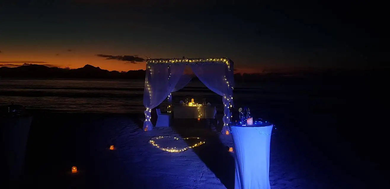 Indulge in a blissful getaway at Agnès Cottage: Where Elegance Meets Paradise, a picturesque family-run guesthouse mere moments away from the captivating La Source D'argent beach.