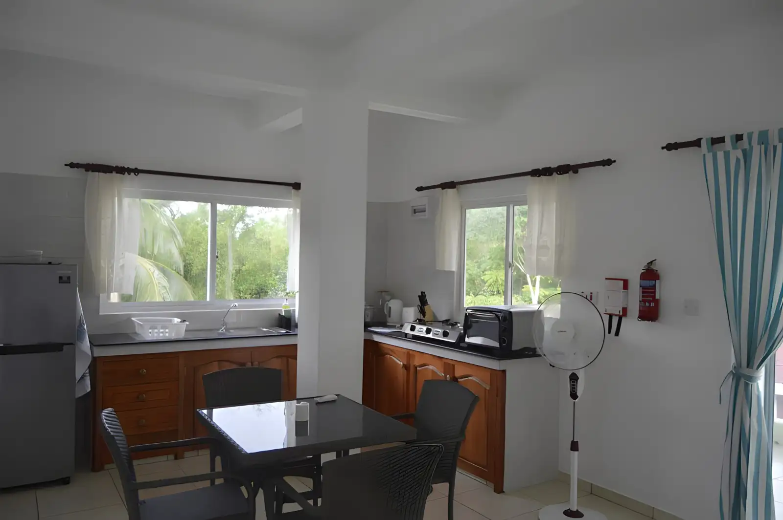 Chez Payet Guesthouseoffers affordable self-catering apartments that are conveniently located in Pointe Larue