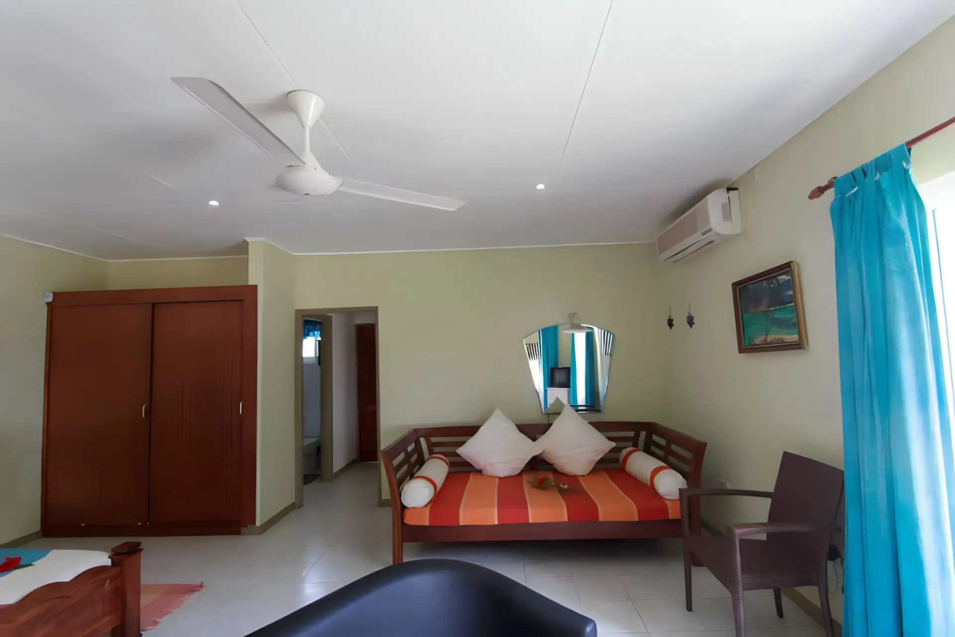 Coco Blanche is an exquisite privately-owned self-catering retreat nestled in the scenic haven of Anse Royale, South Mahé.