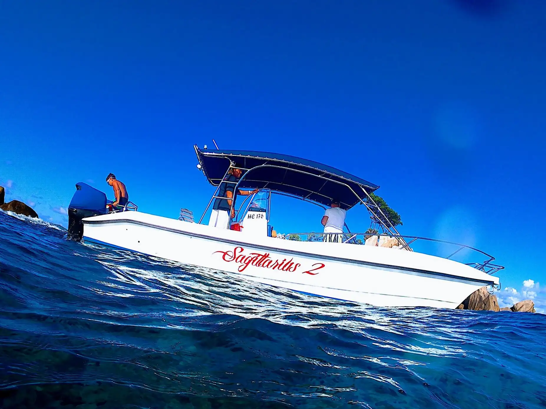 boat-2-YxGUI_2image